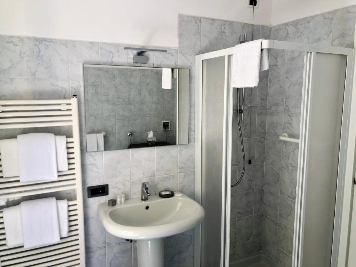 Le Campane Studio Apartment Bellagio Bagian luar foto