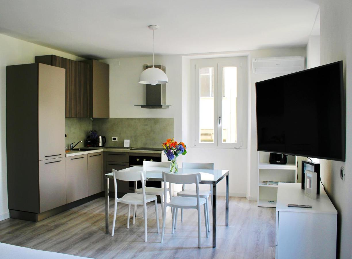 Le Campane Studio Apartment Bellagio Bagian luar foto